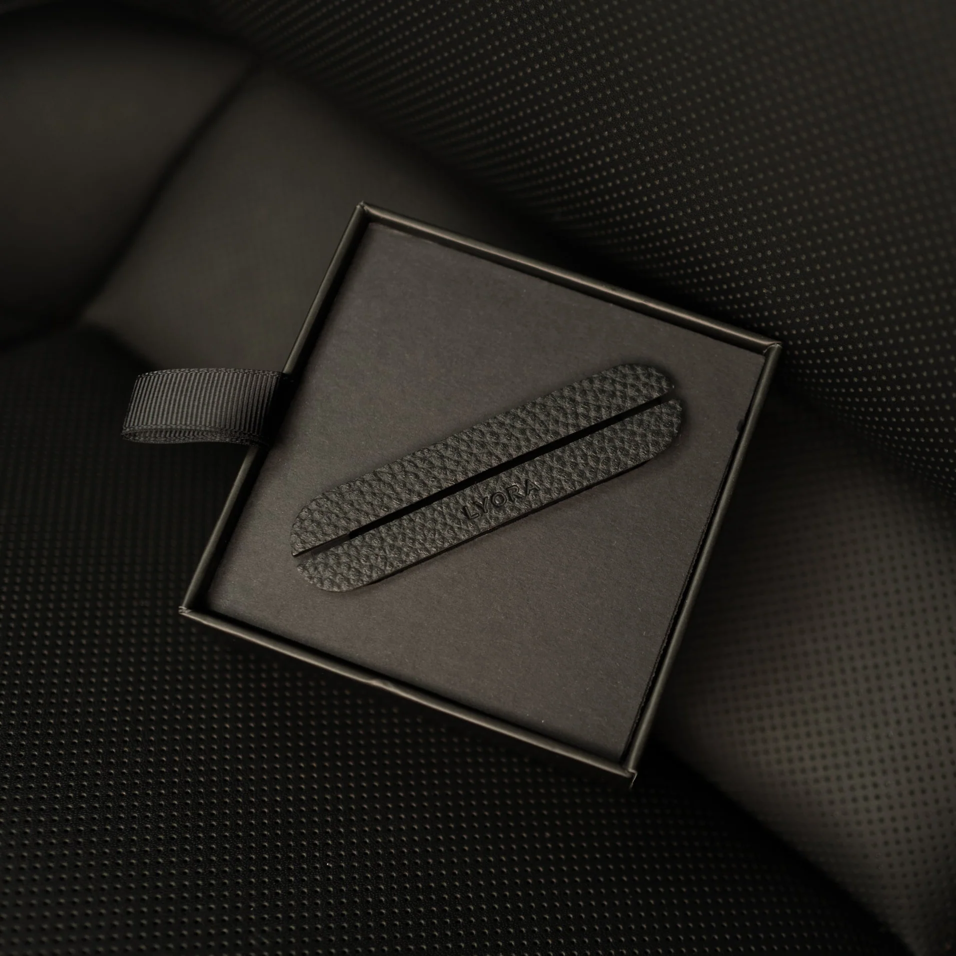 LYORA Noir - Image 3